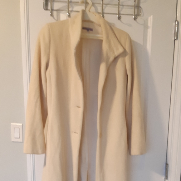 Beautuful White long coat - Picture 4 of 10